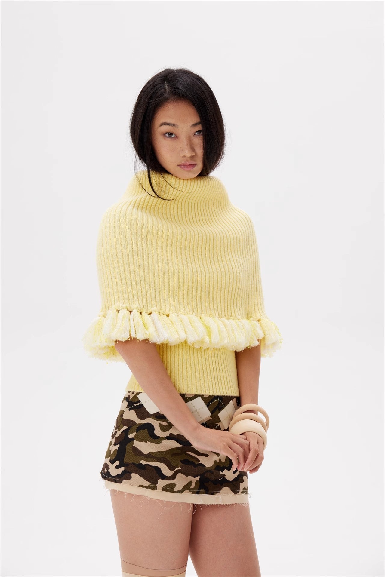 Tassel one neck top