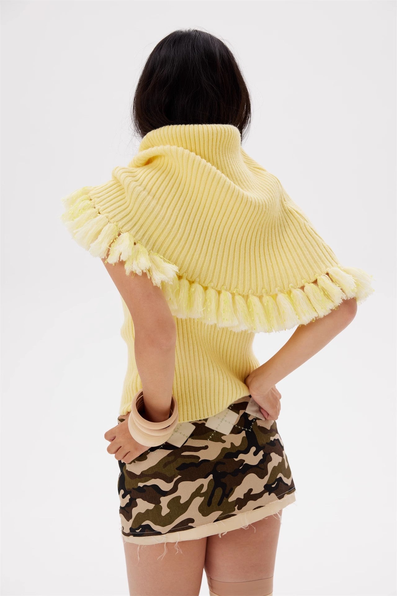 Tassel one neck top